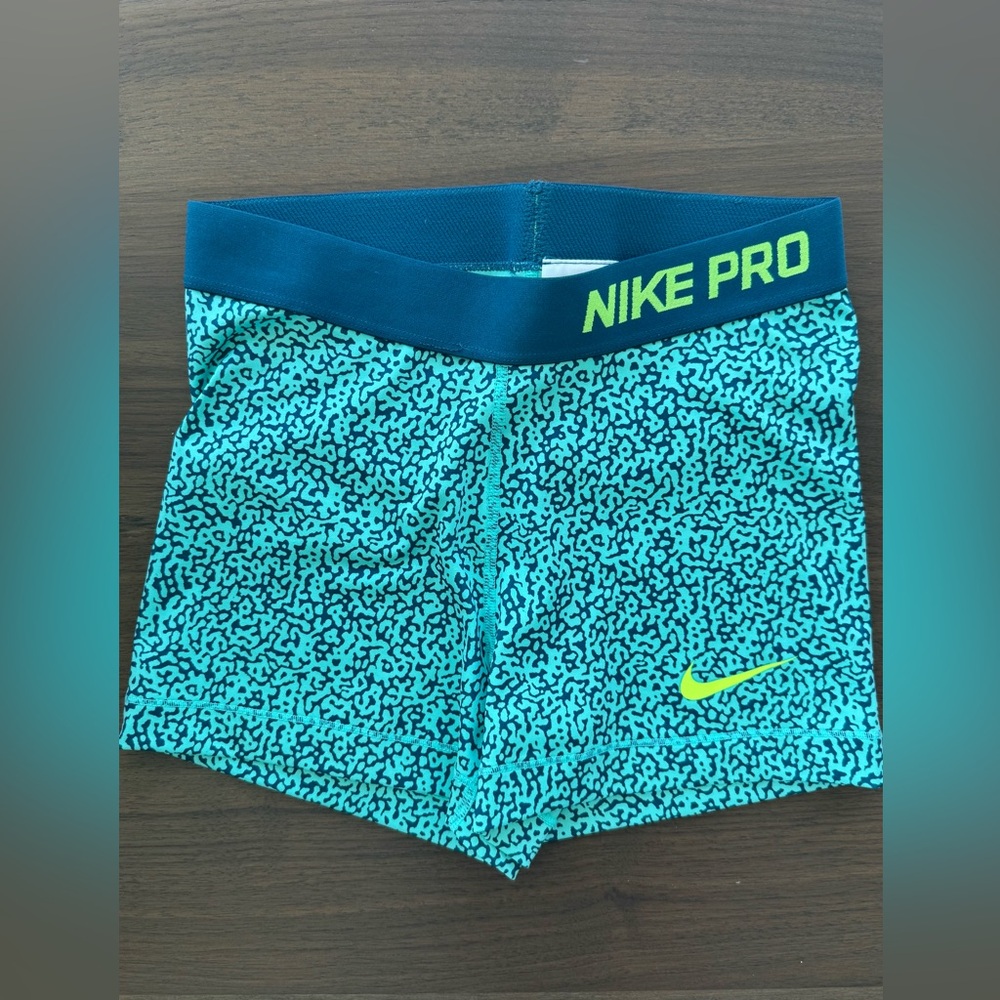 Nike Pro Dri Fit Shorts Women Size S Green Camo 620422-332